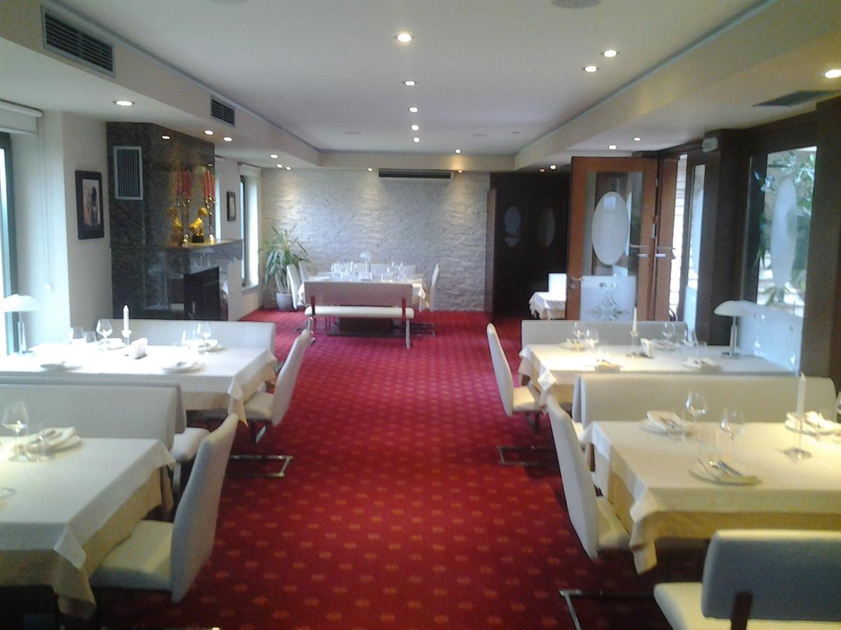 Vakarel Hotel Villa Ekaterina מראה חיצוני תמונה